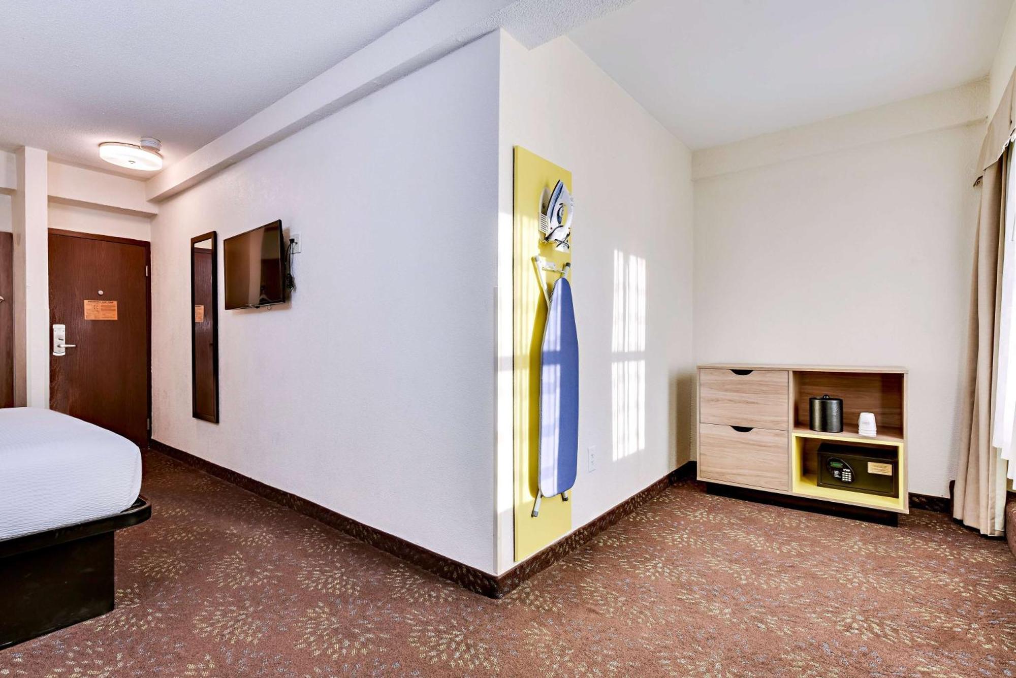Days Inn By Wyndham Washington Dc/Connecticut Avenue Экстерьер фото